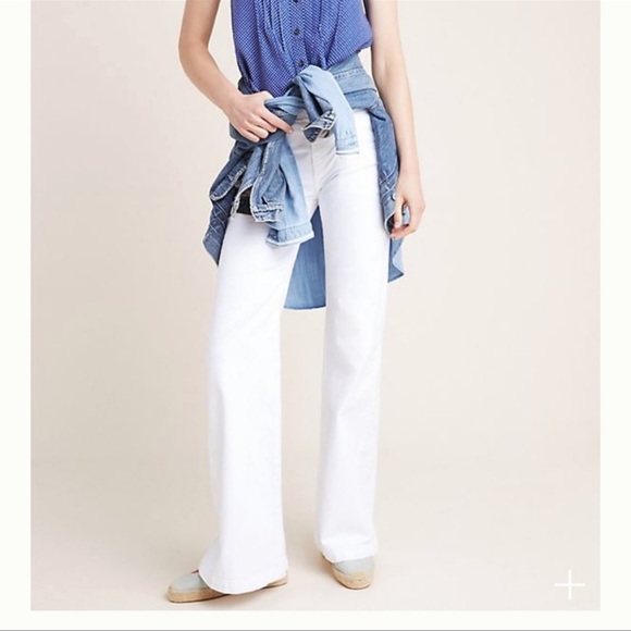 7 For All Mankind Georgia White Flare jeans in a Size 27. - Picture 3 of 13